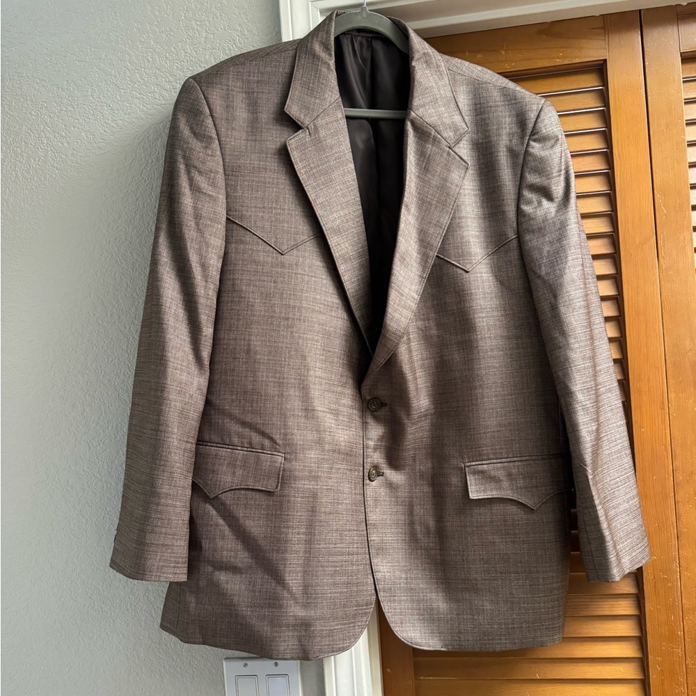 Elegant Men's Tan Blazer